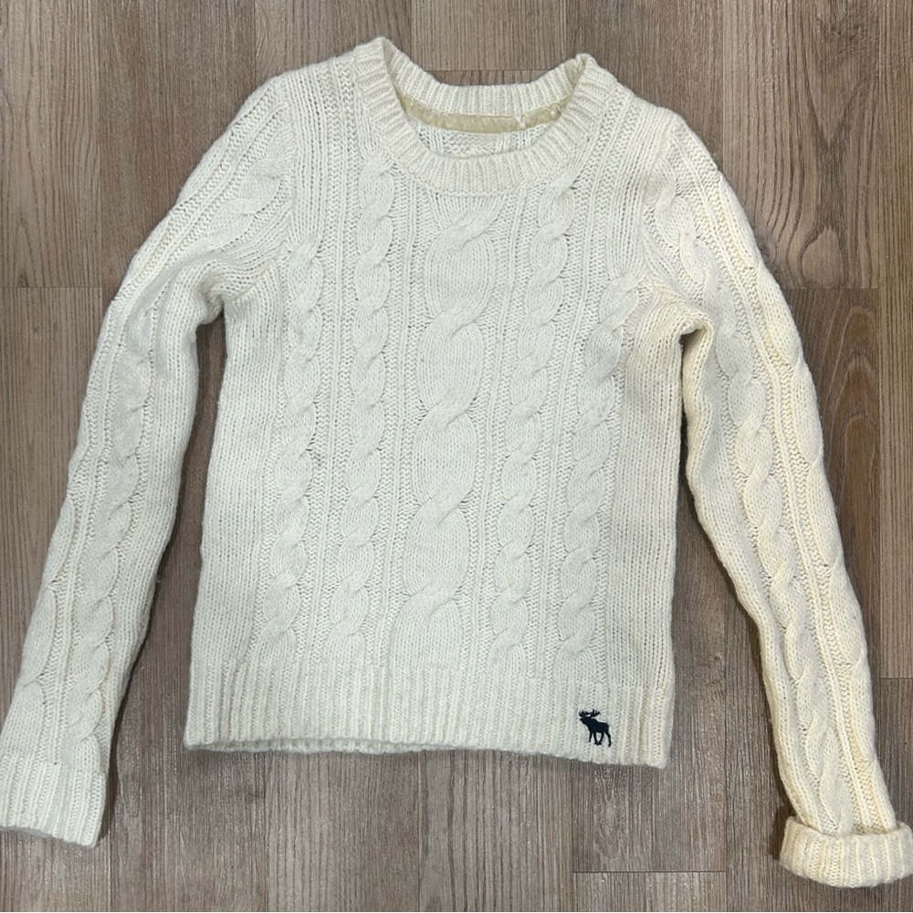 Abercrombie & Fitch Ivory Cable Knit Crew Sweater